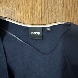 Women’s Hugo Boss Navy Sweater Like New (Retails for $350)